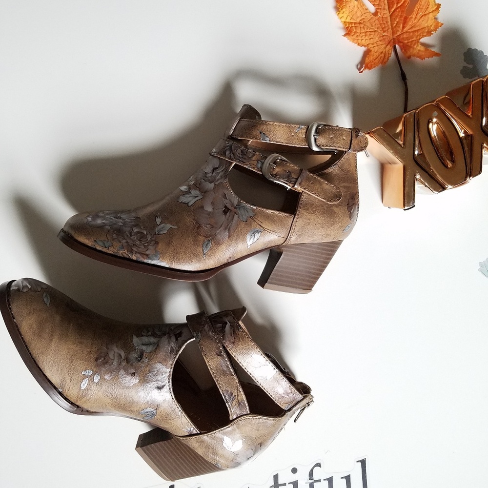 Floral Tan Ankle Booties Size 10 🍁 - Picture 2 of 11